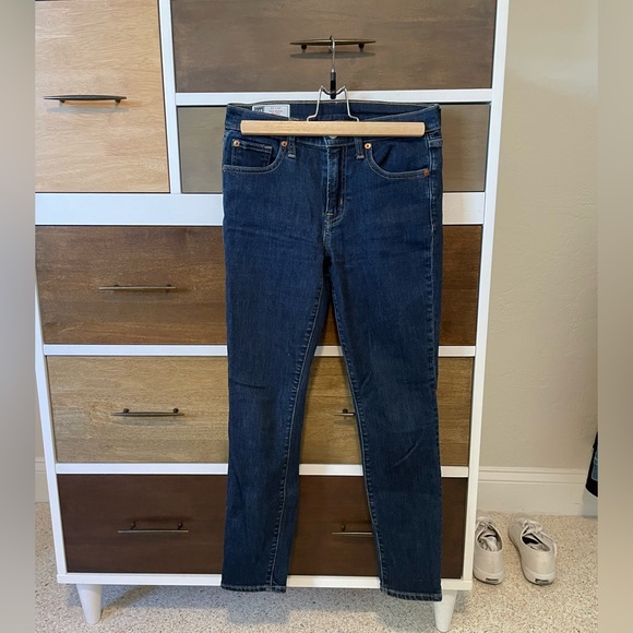 Gap True Skinny Mid Rise Blue Denim Jeans - size 27, 4R - Picture 3 of 5